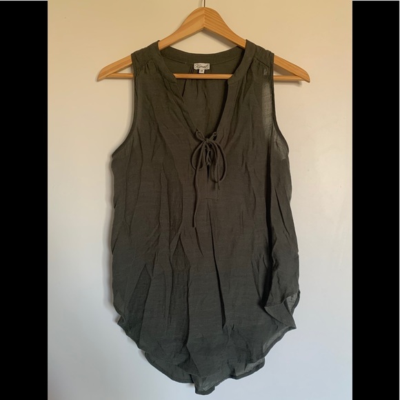 Lightweight Lace-Front Tank - Picture 2 of 4